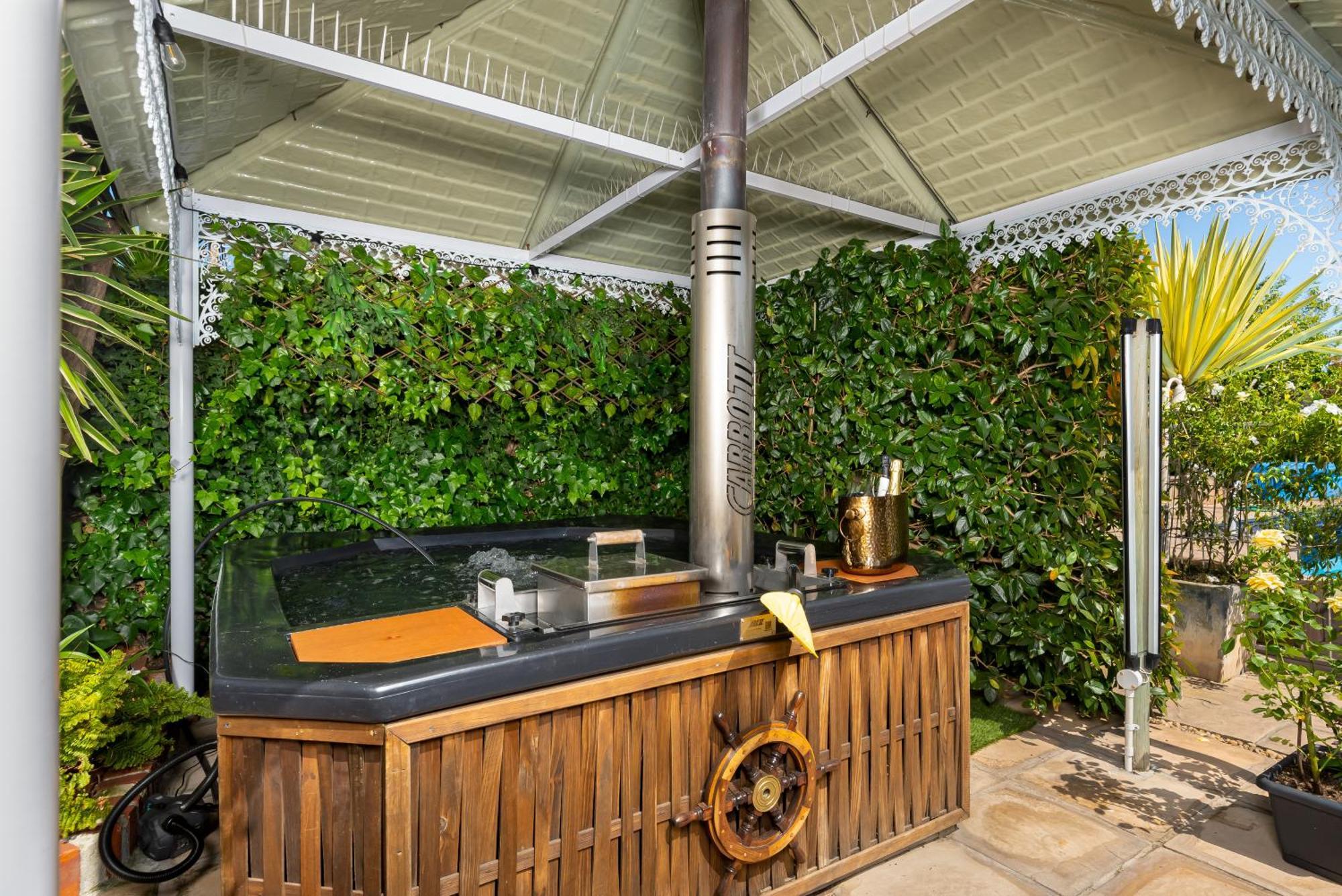 Meerendal Cottage-Affordable Luxury-Private Garden With Pool & Hot Tub 开普敦 外观 照片